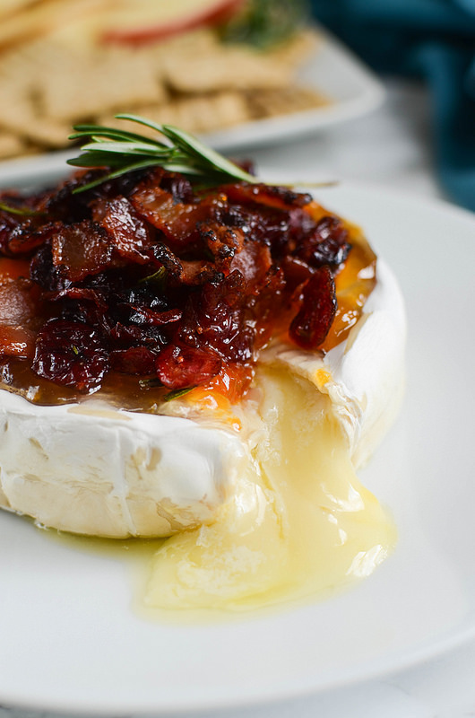baked-brie-cranberries-bacon