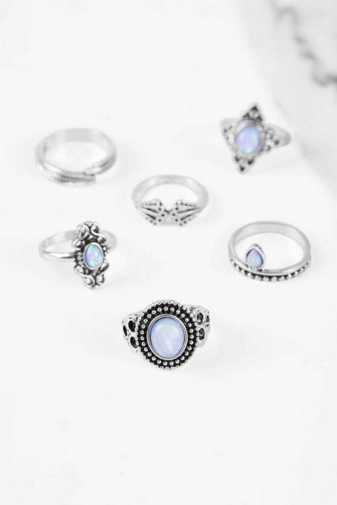 tobi.com - celeste silver ring set